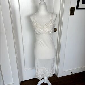 Vintage lace and polyester slip size s #0633